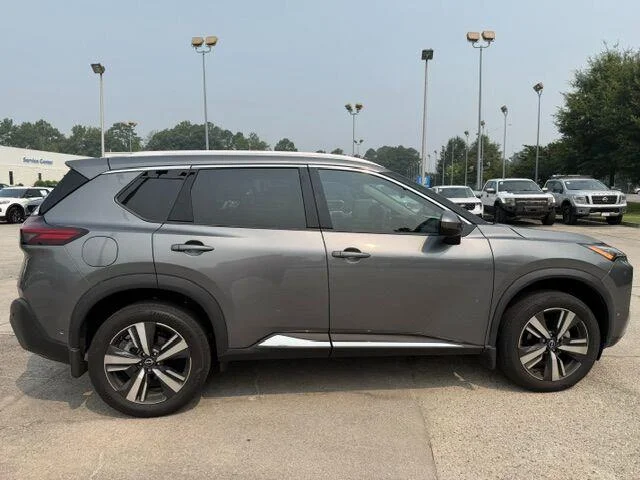 Used 2023 Gun Metallic Nissan SL image 6