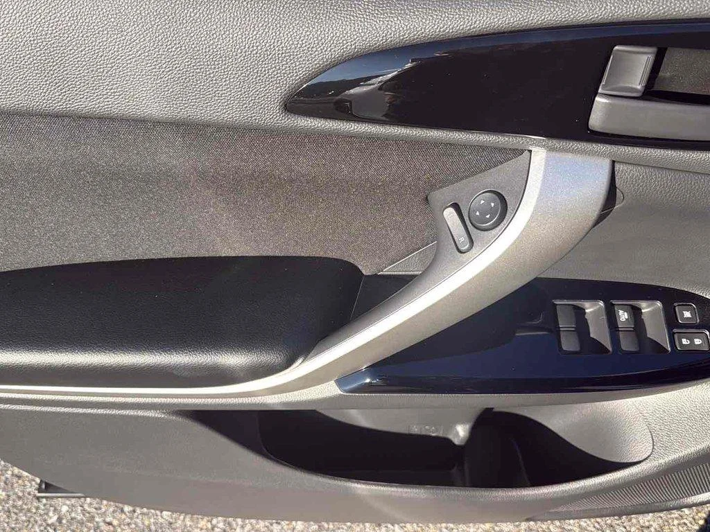 2026 Mitsubishi Eclipse Cross LE - Photo 13