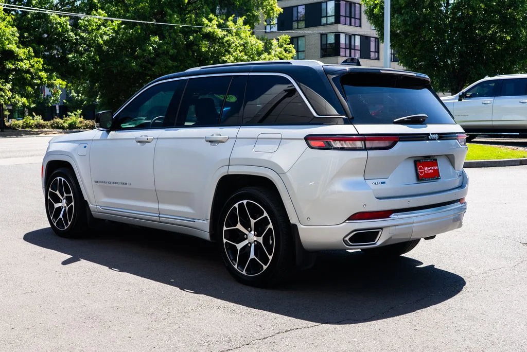 Used 2022 Silver Jeep Summit Reserve 4xe image 4
