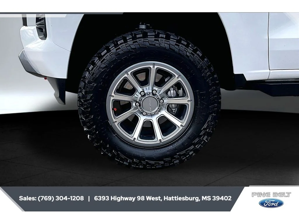 Used 2024 Summit White Chevrolet 4WD Z71 image 7