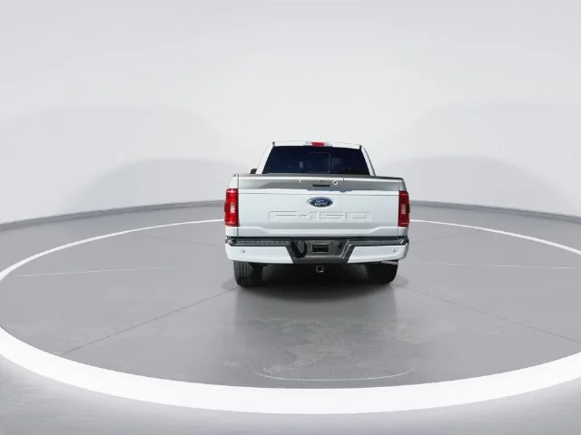 Used 2022 White Ford XLT image 9