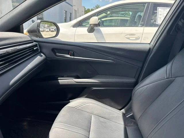 Used 2025  Toyota XSE image 38