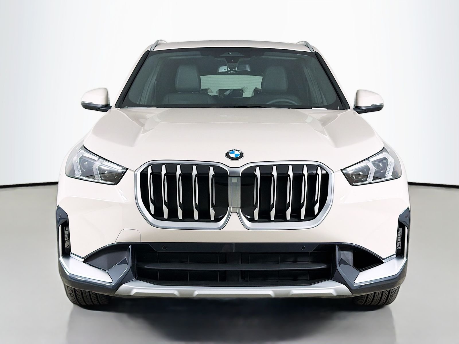 New 2026 Dune Grey Metallic BMW xDrive28i image 2