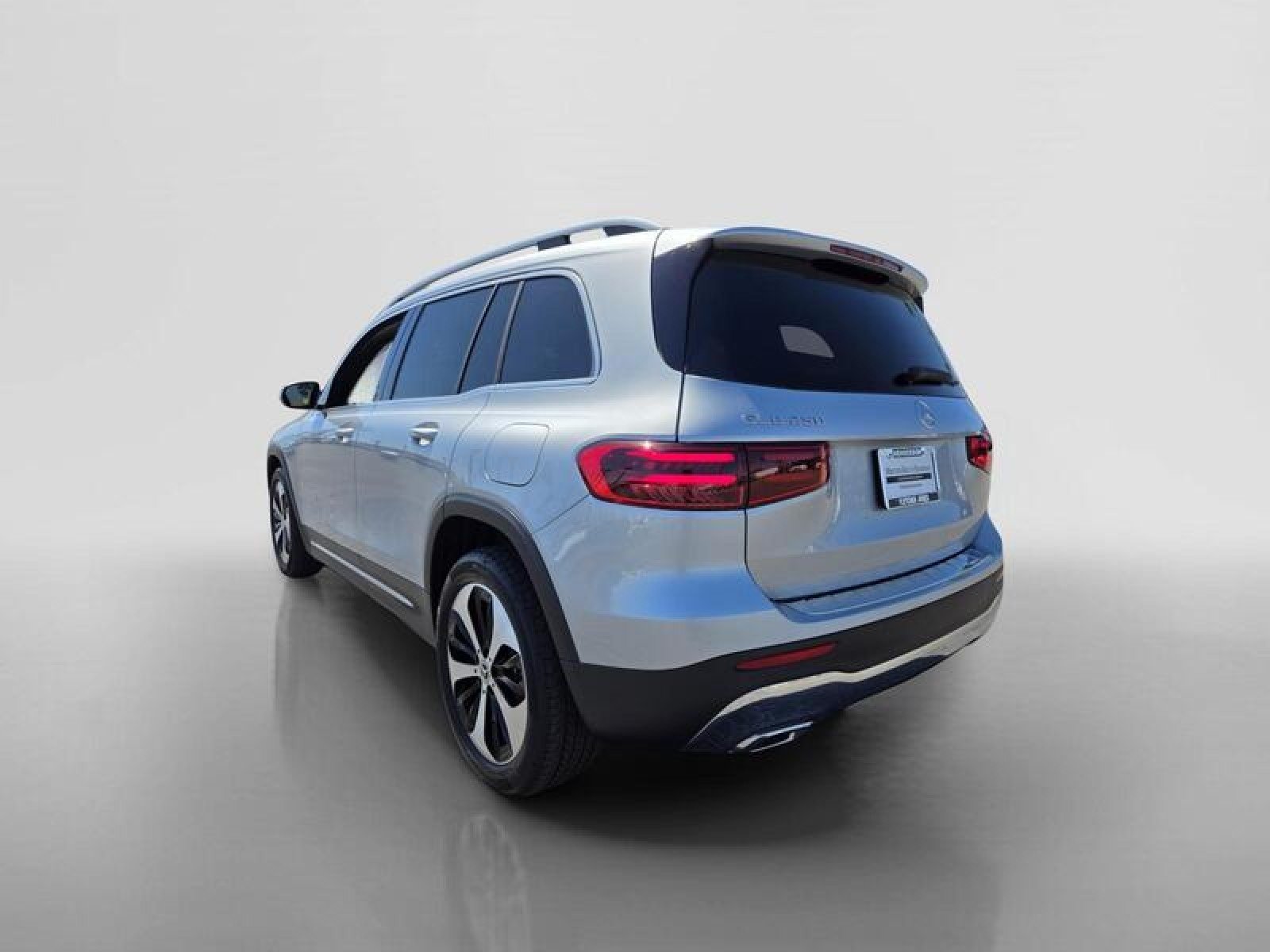 New 2026 Cirrus Silver Metallic Mercedes-Benz GLB 250 SUV image 3