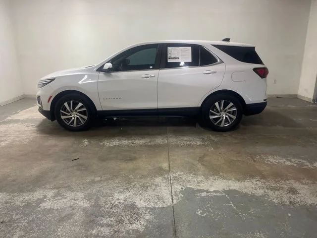 Used 2023 Iridescent Pearl Tricoat Chevrolet LT image 5