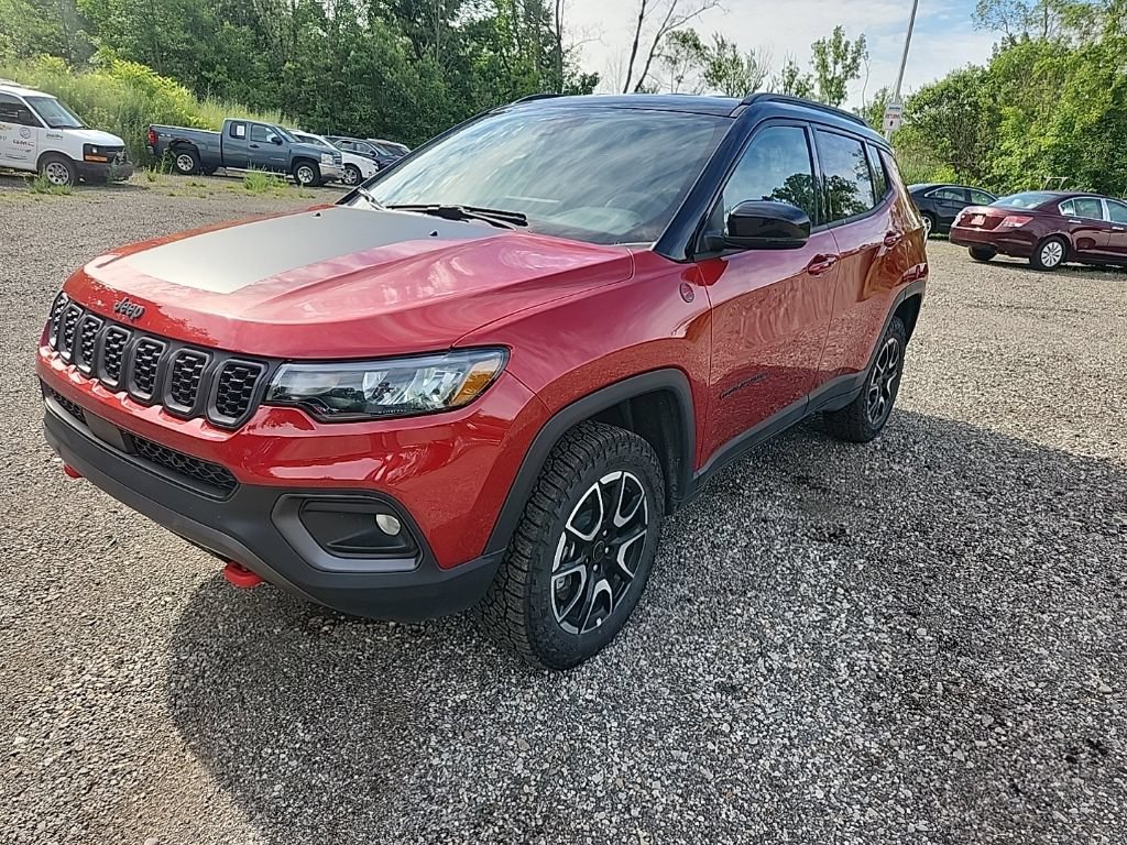 Used 2025 Red Hot Pearlcoat Jeep Trailhawk image 3