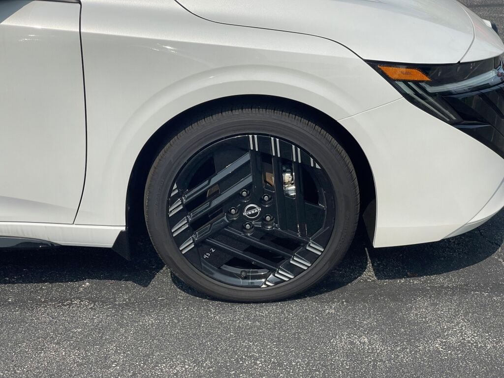 New 2026 Aspen White Tricoat Nissan SR image 23