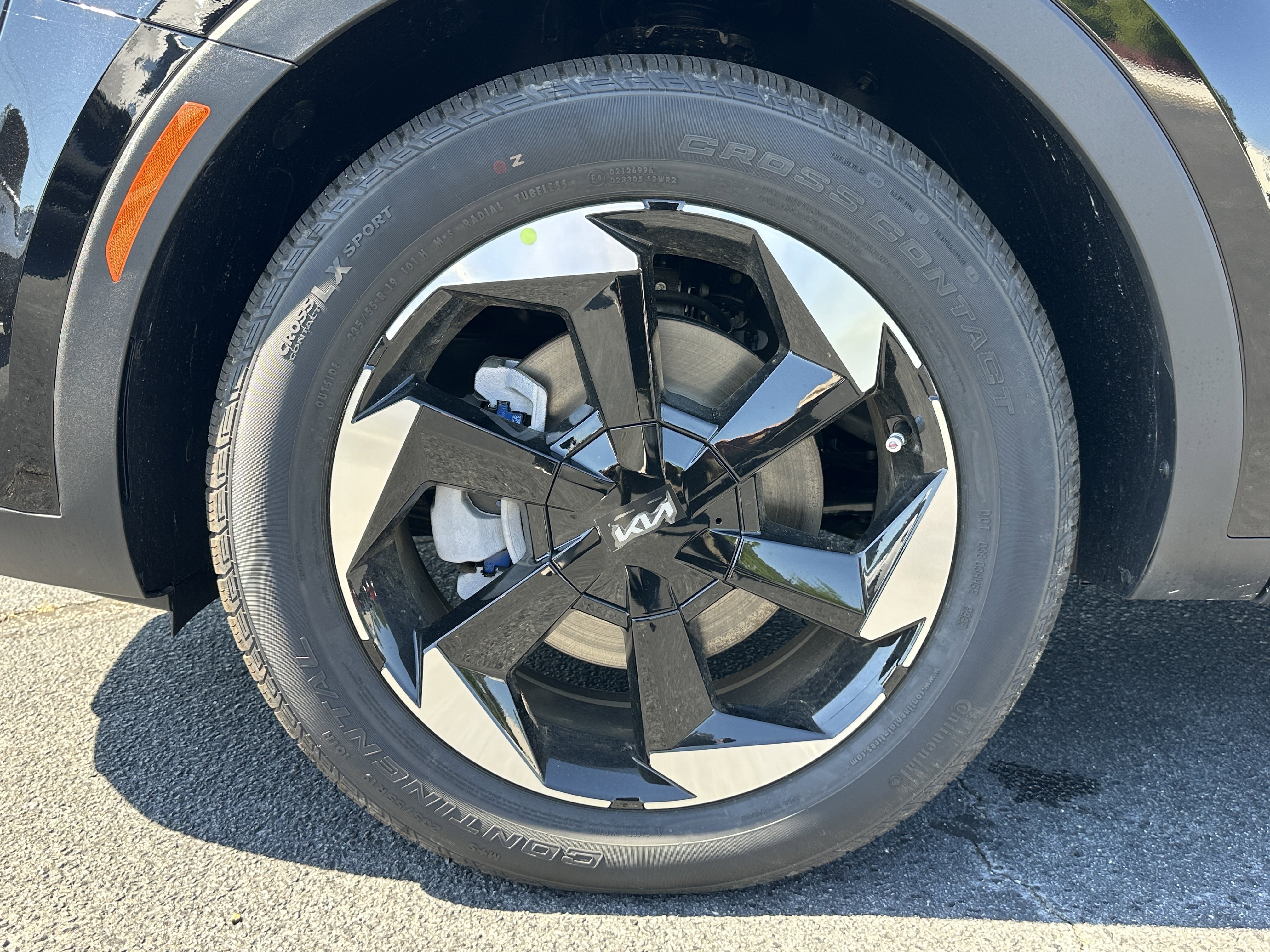 New 2026 Aurora Black Pearl Kia EX image 12