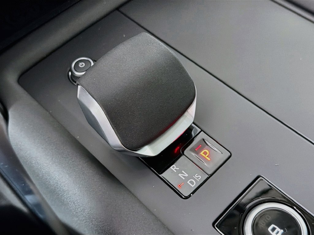 New 2026 Santorini Black Land Rover S image 17