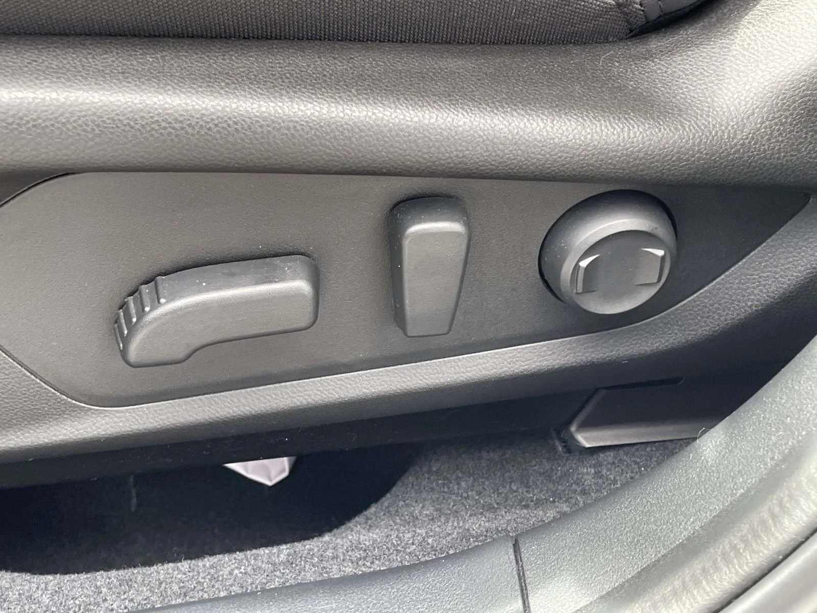 Certified Used 2026 River Rock Pearl Subaru Premium image 7