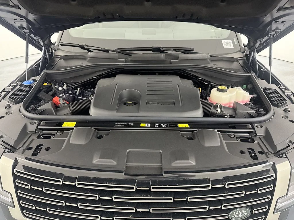 New 2026 Varesine Blue Land Rover SE image 30