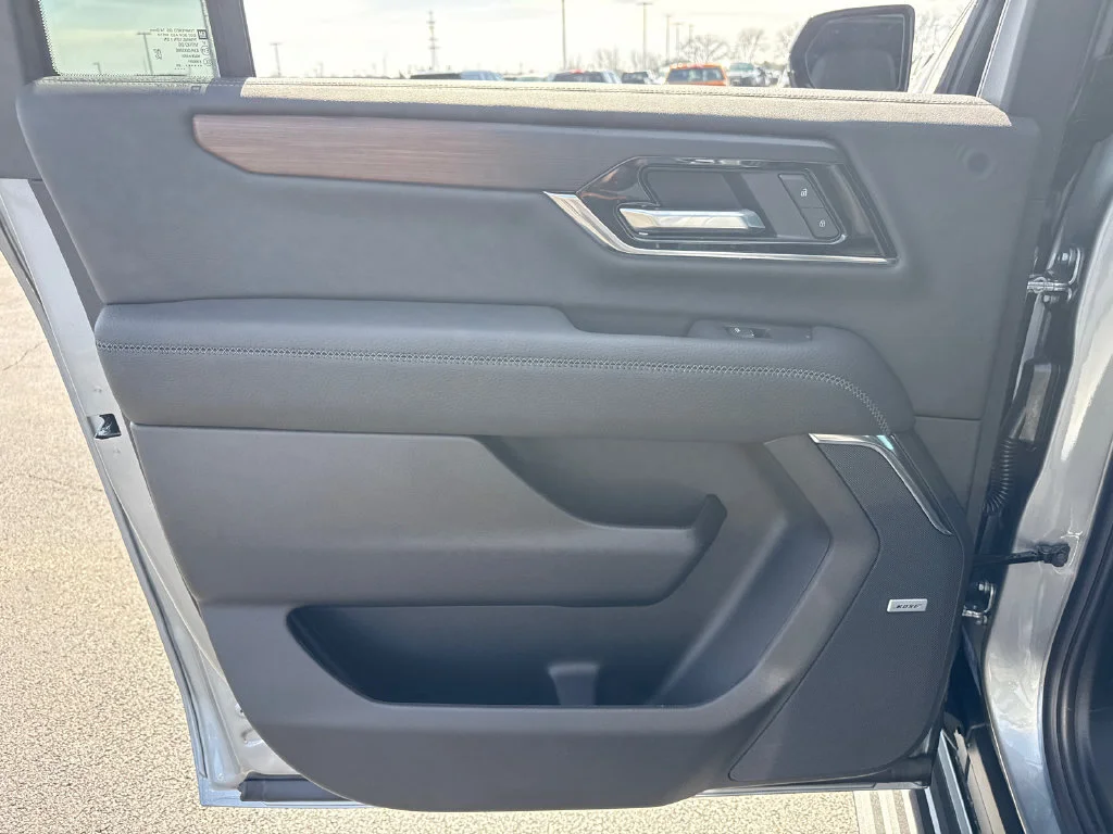 2026 GMC Yukon XL Denali - Photo 33