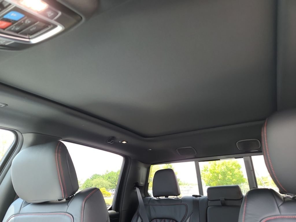 New 2026 Diamond Black Crystal Pearl-Coat Exterior Paint RAM Big Horn/Lone Star image 23