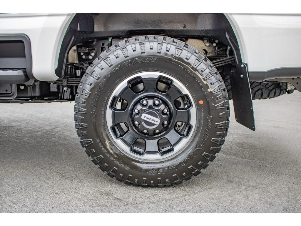 2026 Ford F-350 Super Duty Platinum - Photo 8