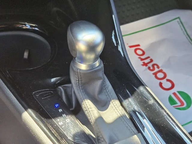 Used 2020 White Toyota XLE image 28