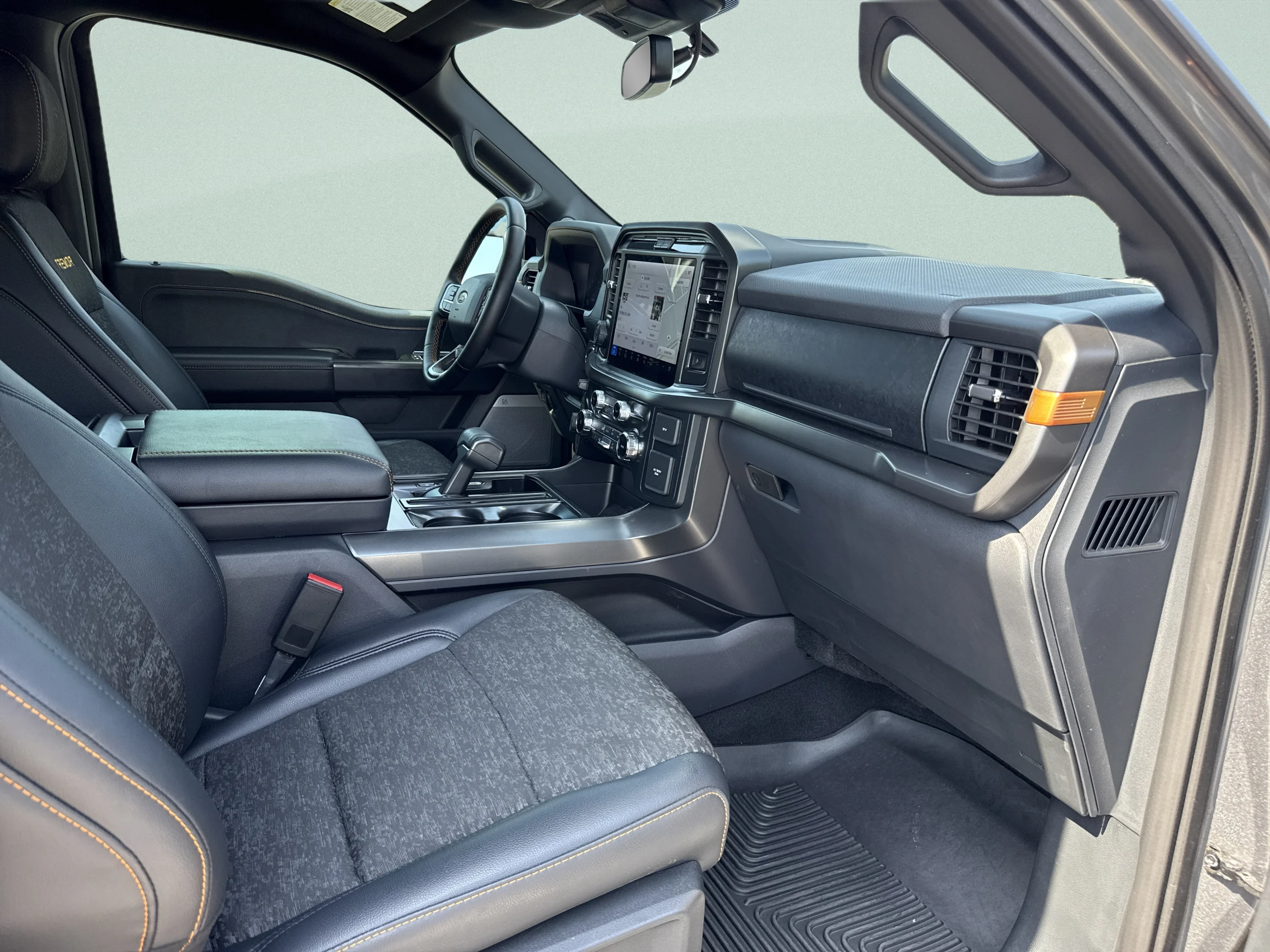 Used 2025 Carbonized Gray Metallic Ford Tremor image 15