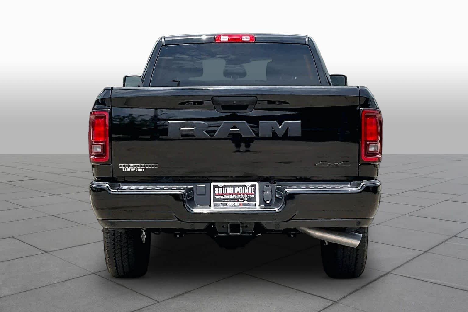 New 2026 Diamond Black Crystal Pearl-Coat Exterior Paint RAM Big Horn image 4