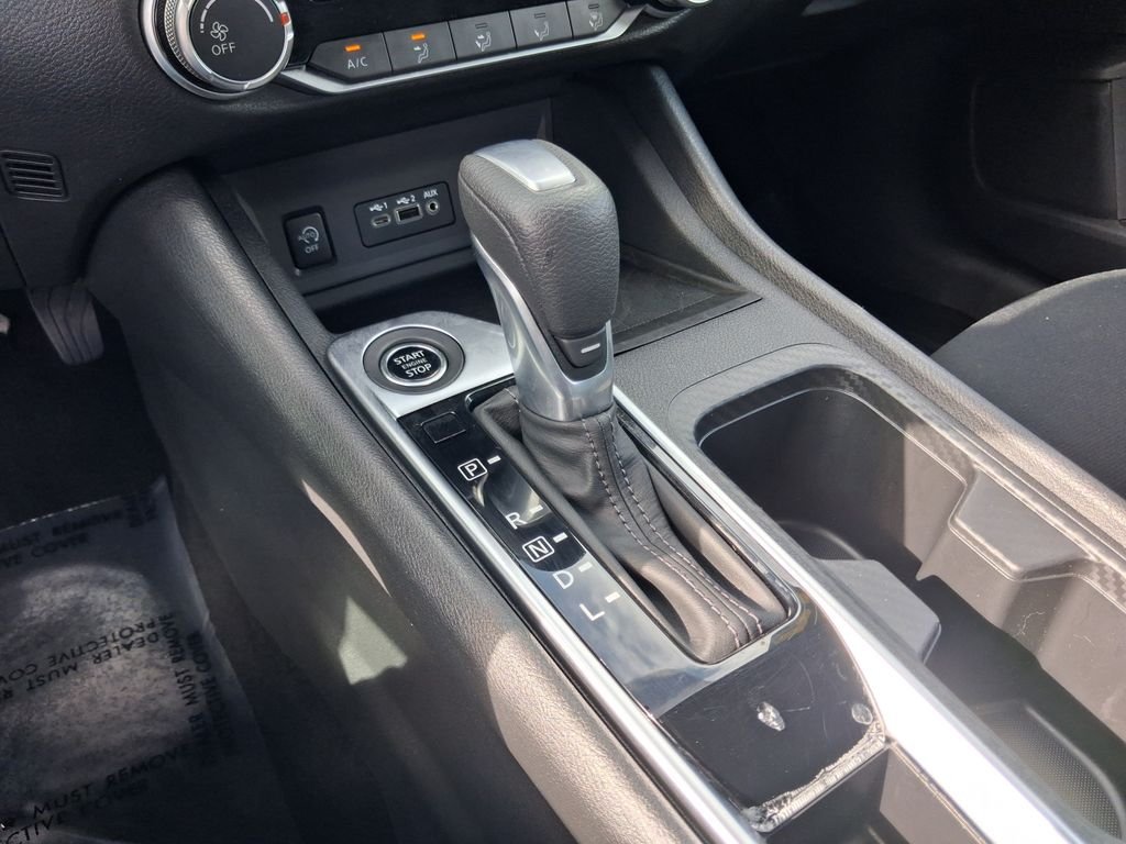 Used 2025 Gray Nissan SV image 28
