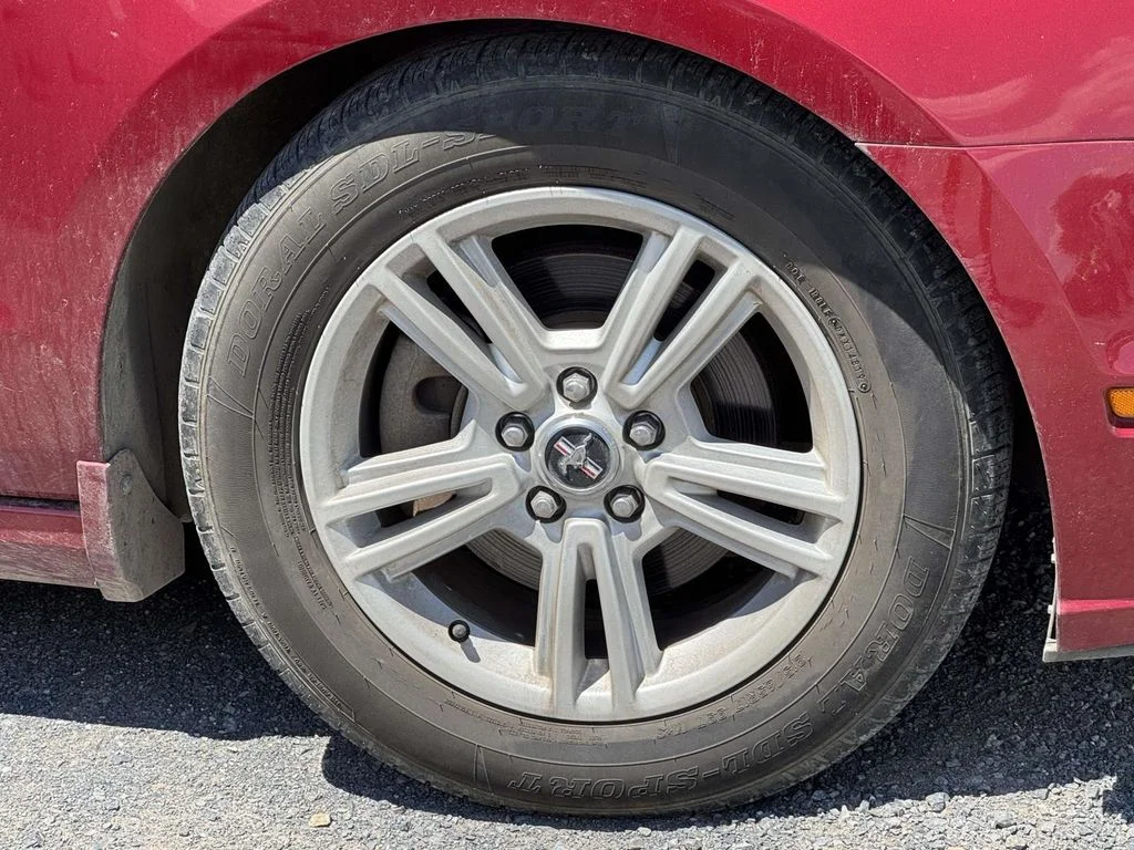 Used 2014 Red Ford V6 image 12