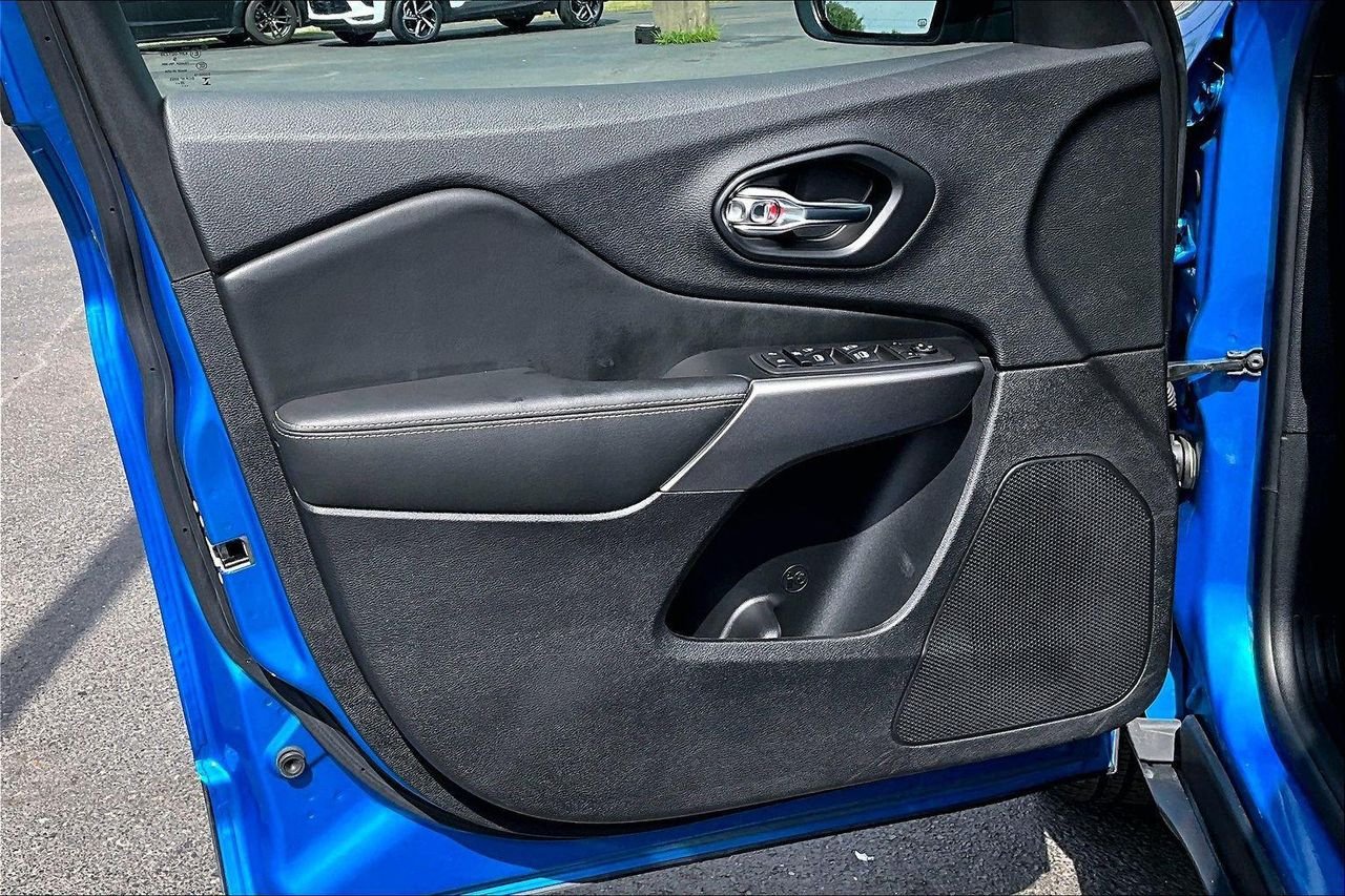 Used 2021 Hydro Blue Pearlcoat Jeep 80th Anniversary 4x4 image 22