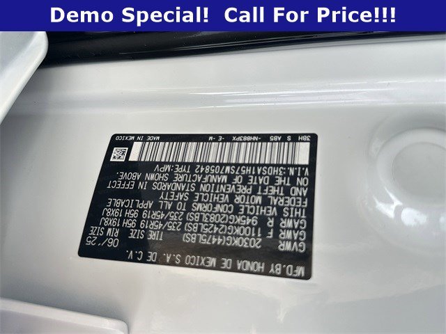 Used 2025 Platinum White Acura w/A-Spec Package image 26