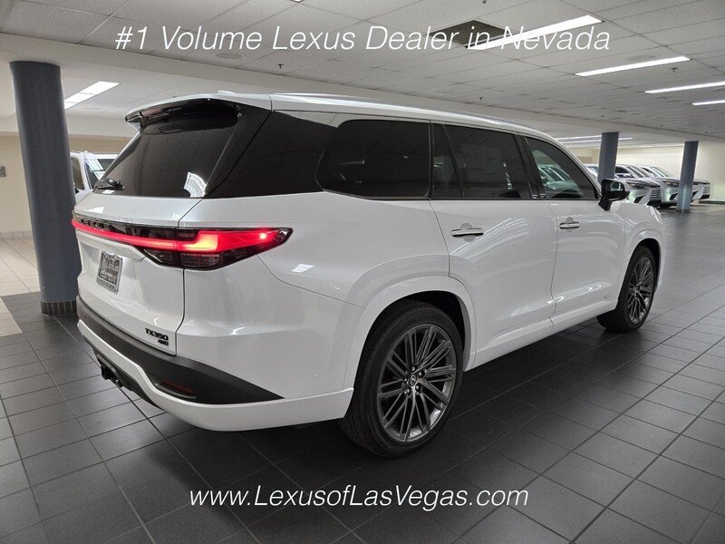 New 2026 Wind Chill Pearl Lexus LUXURY AWD image 4