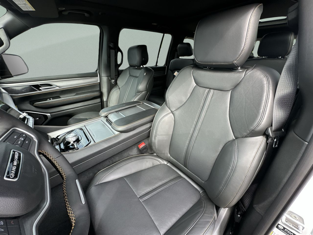 New 2026 Bright White Clearcoat Jeep  image 22