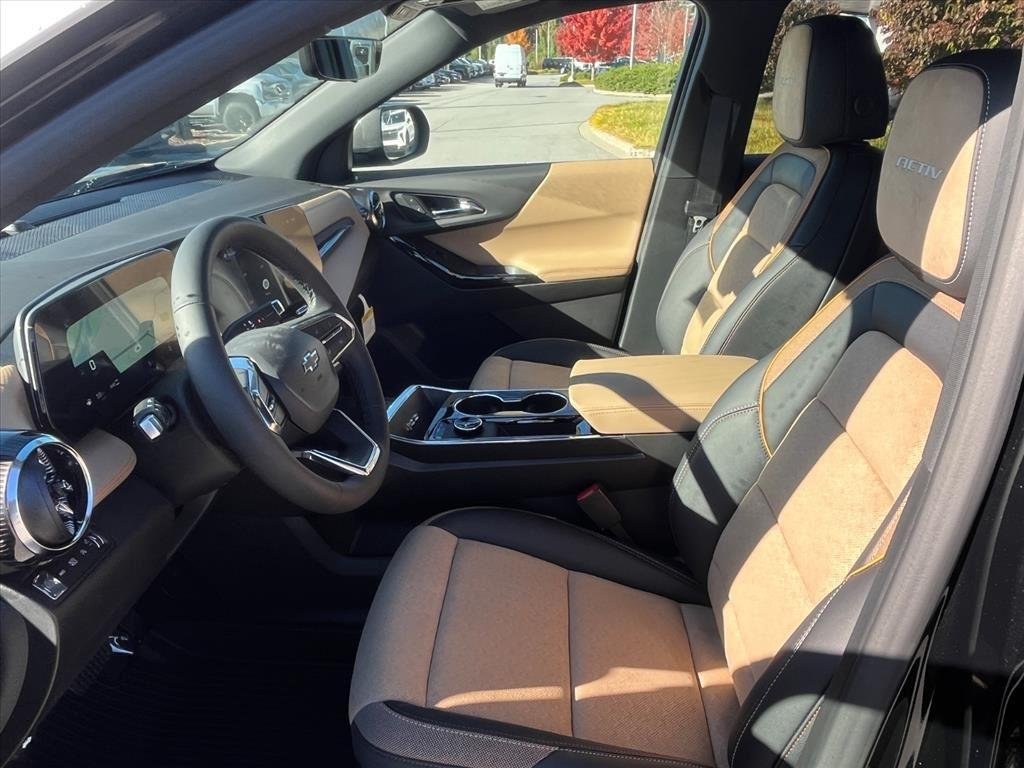 New 2026 Mosaic Black Metallic Chevrolet ACTIV image 25
