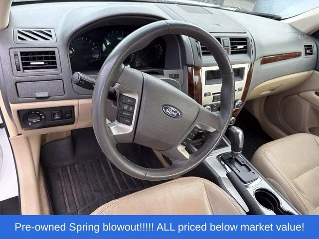 Used 2010 White Ford SEL image 22