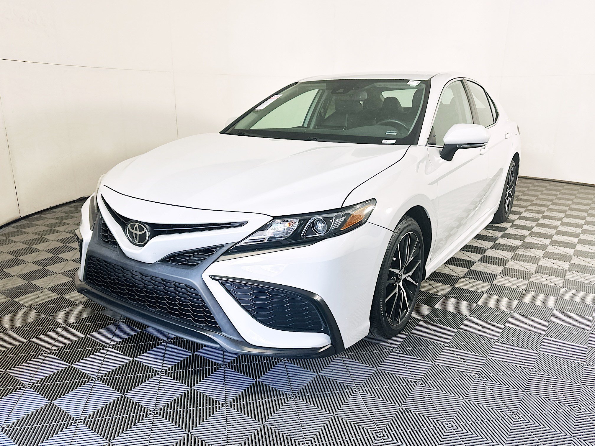 Certified Used 2023 Ice Toyota SE image 7