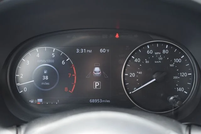 Used 2023 Gray Nissan SR image 24