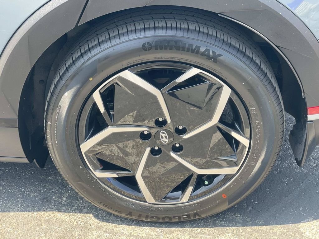 Certified Used 2024 Green Hyundai SEL image 30