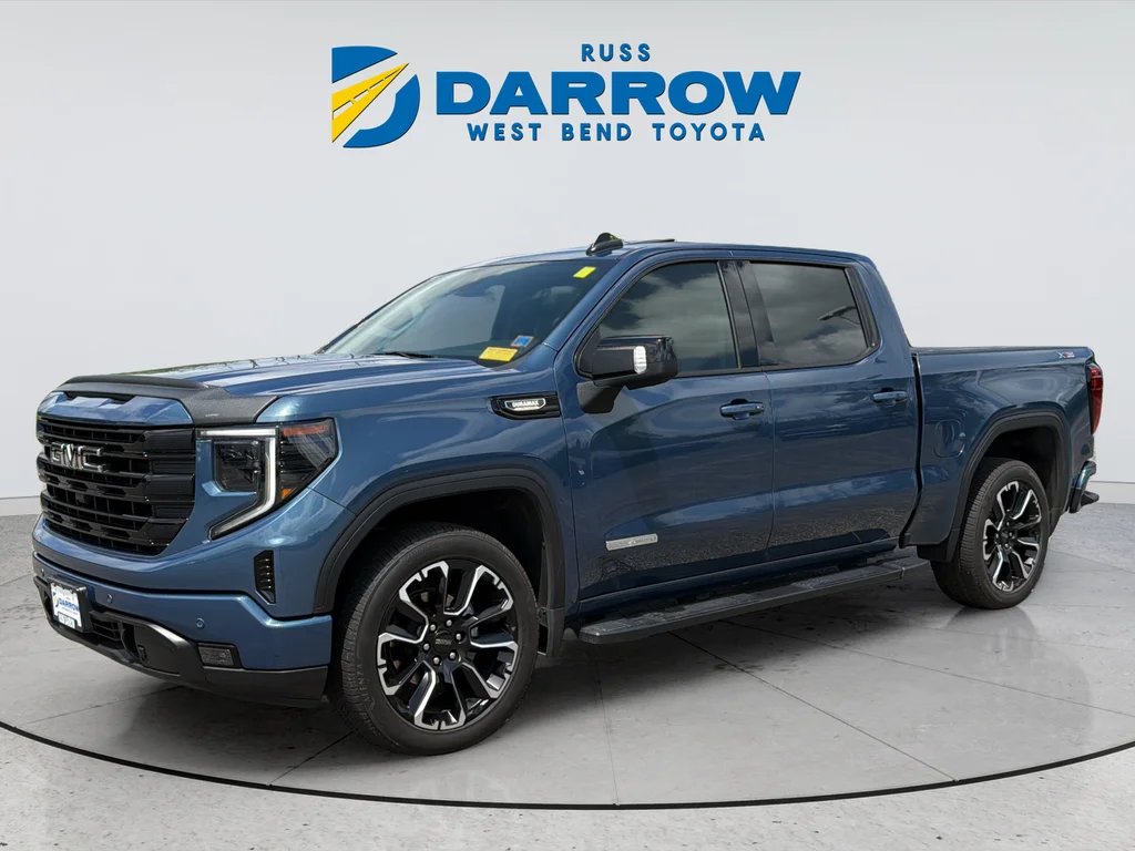 Used 2024 Blue GMC Elevation image 1