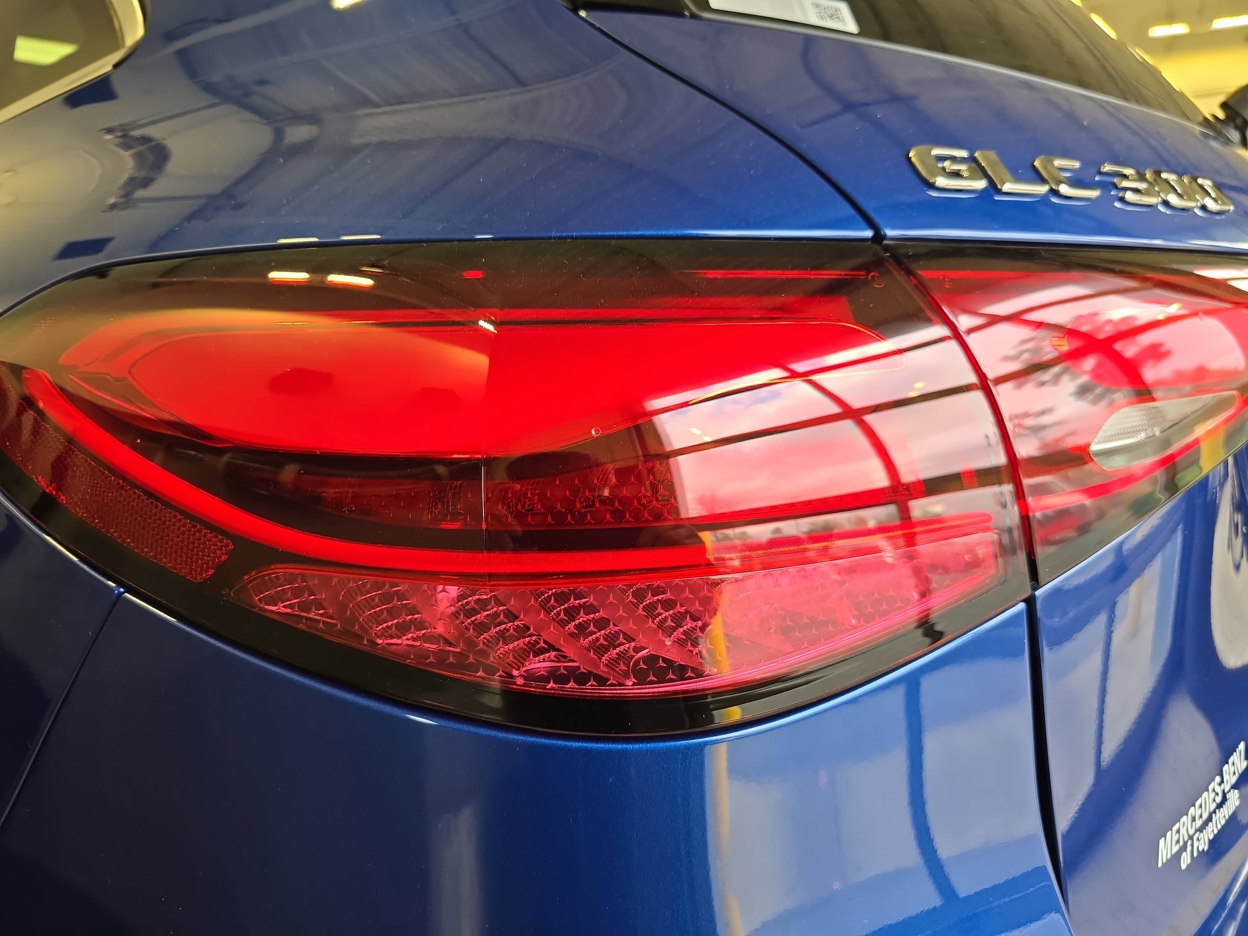 New 2026 Starling Blue Metallic Mercedes-Benz GLC300 image 37