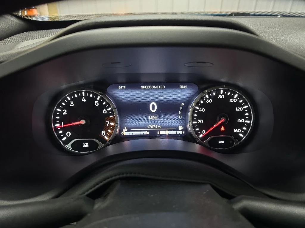 Used 2022 Teal Jeep Latitude image 21