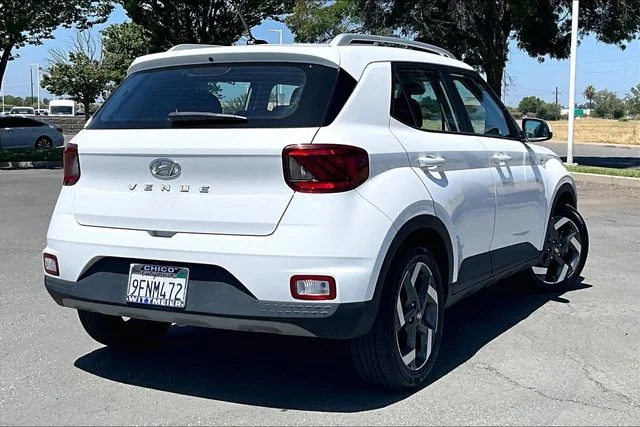 Used 2023 Ceramic White Hyundai SEL image 13