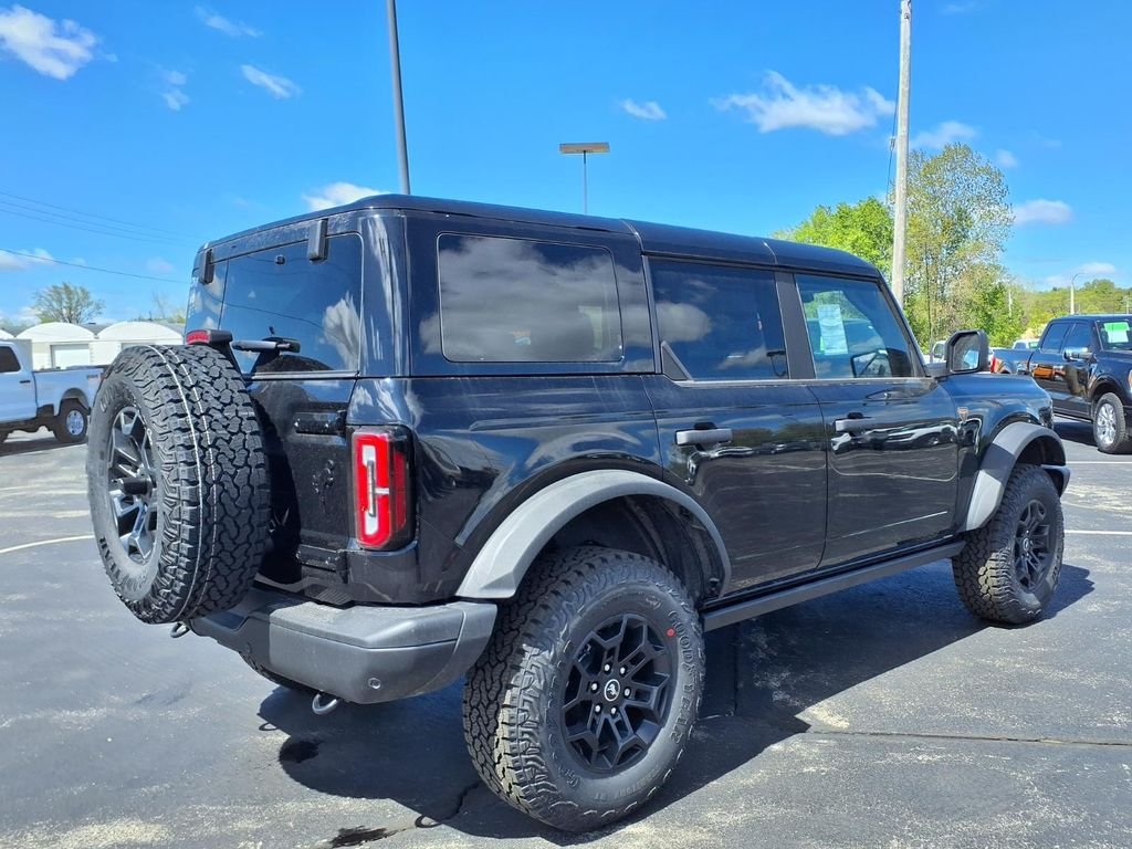 New 2026 Shadow Black Ford Badlands® image 4