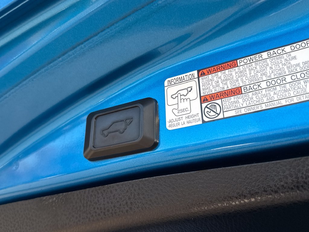 Used 2016 Blue Toyota XLE image 8