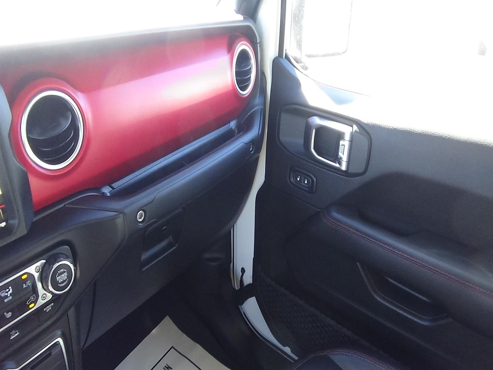 Certified Used 2023 Bright White Clear Coat (pw7) Jeep Rubicon image 32