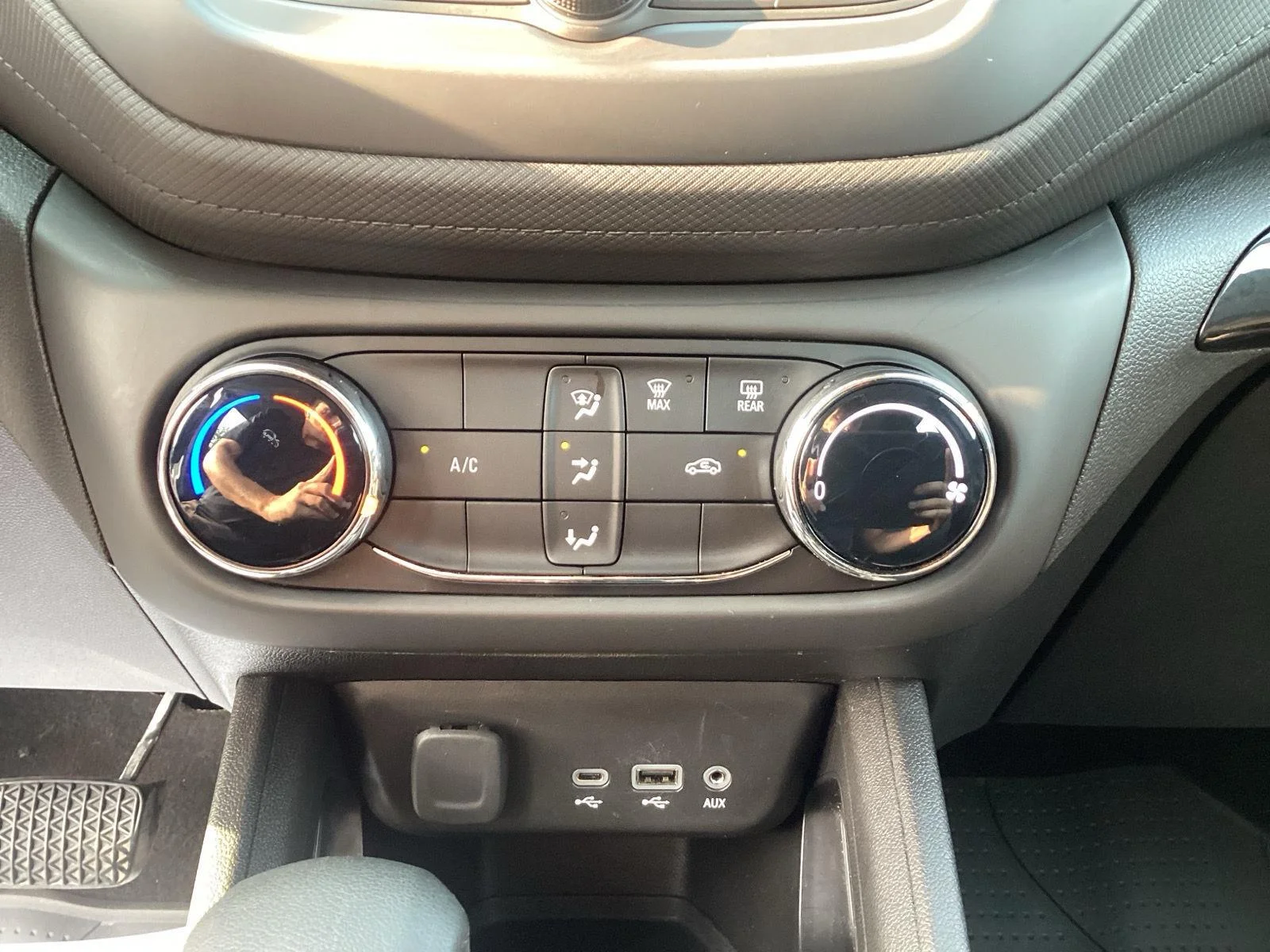 Used 2022 Summit White Chevrolet LS image 19