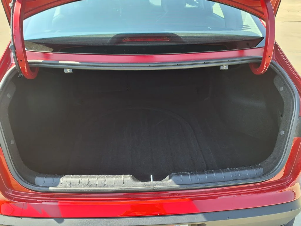 Used 2025 Red Kia LXS image 12