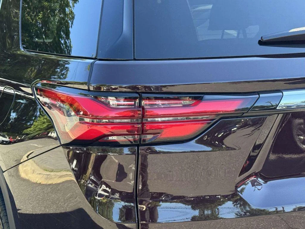 Used 2023 Black Cherry Metallic Chevrolet FWD LT Cloth image 13