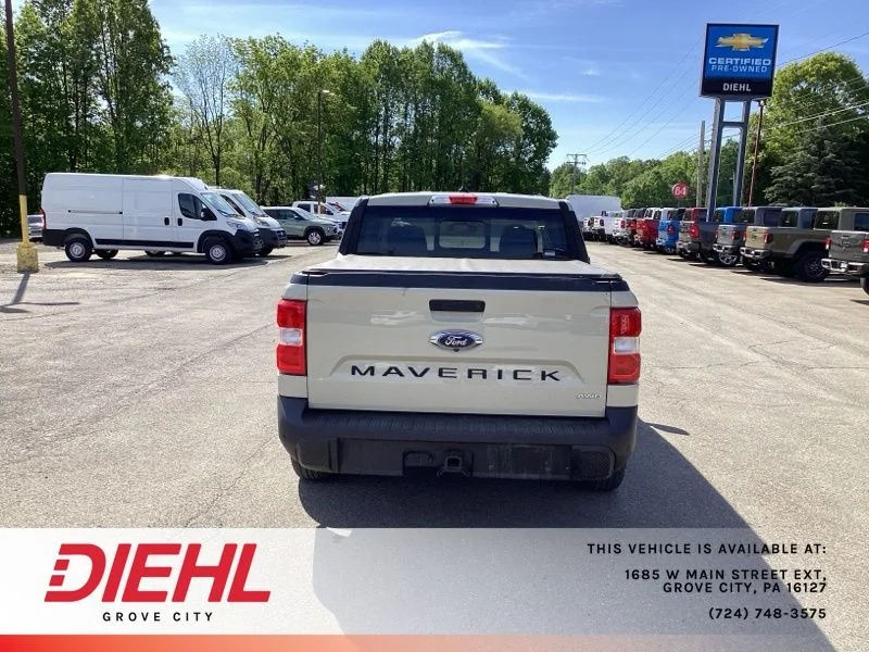Used 2024  Ford Lariat image 6