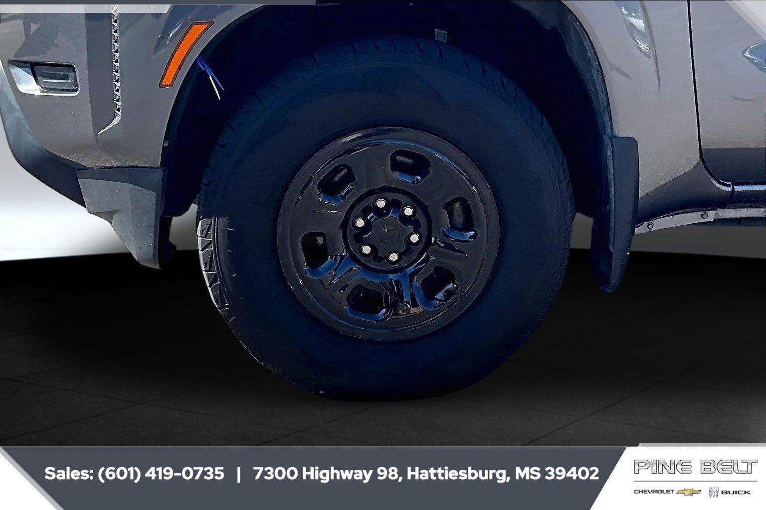 Used 2022 Gray Nissan King Cab S 4x4 image 8