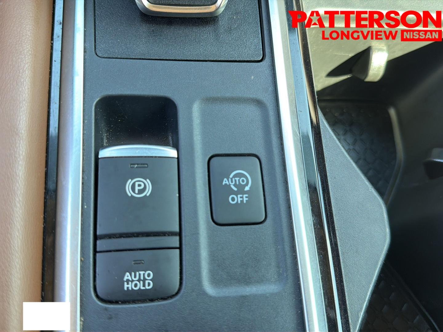 Used 2023 Obsidian Green Pearl Nissan Platinum image 16