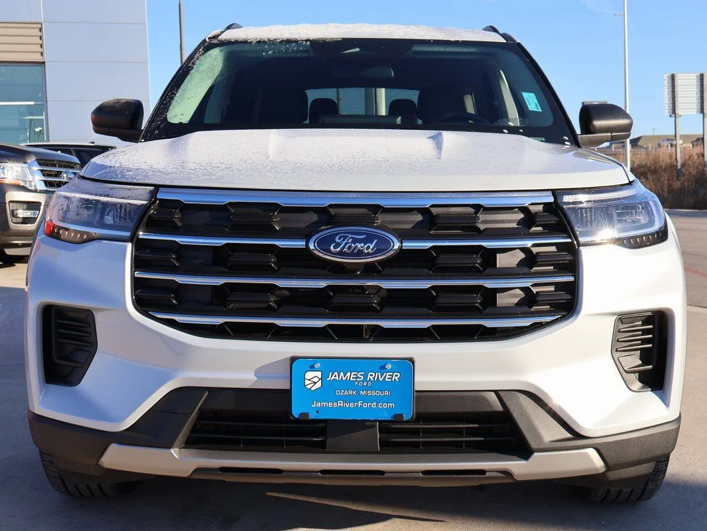 New 2026 Space White Metallic Ford Active image 7