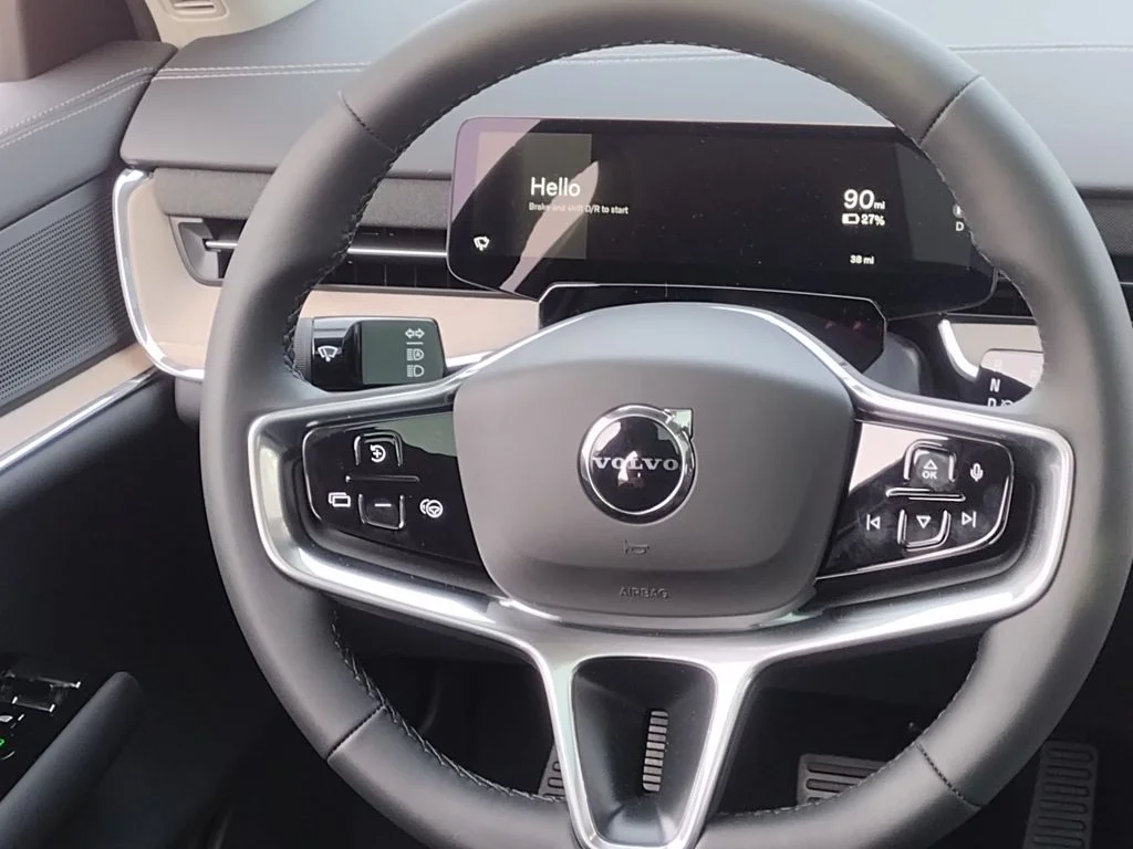 2025 Volvo EX90 Plus - Photo 24