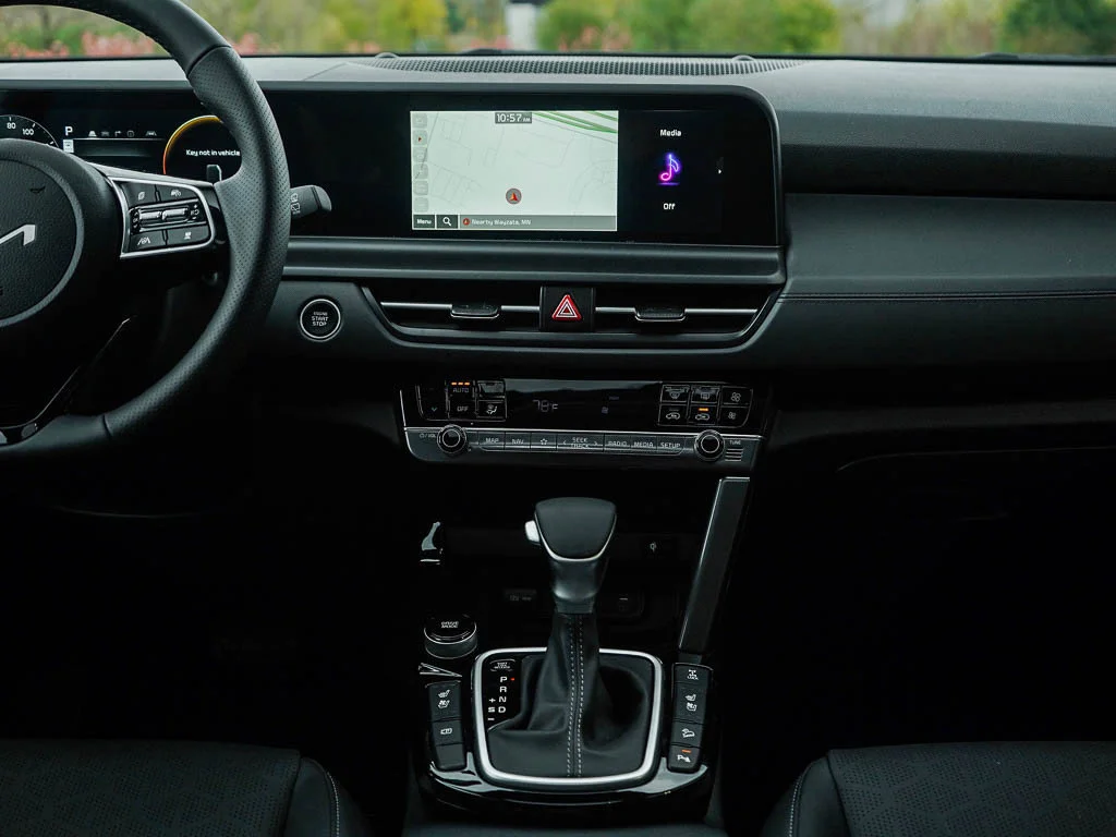 New 2026 Snow White Pearl Kia SX AWD image 17