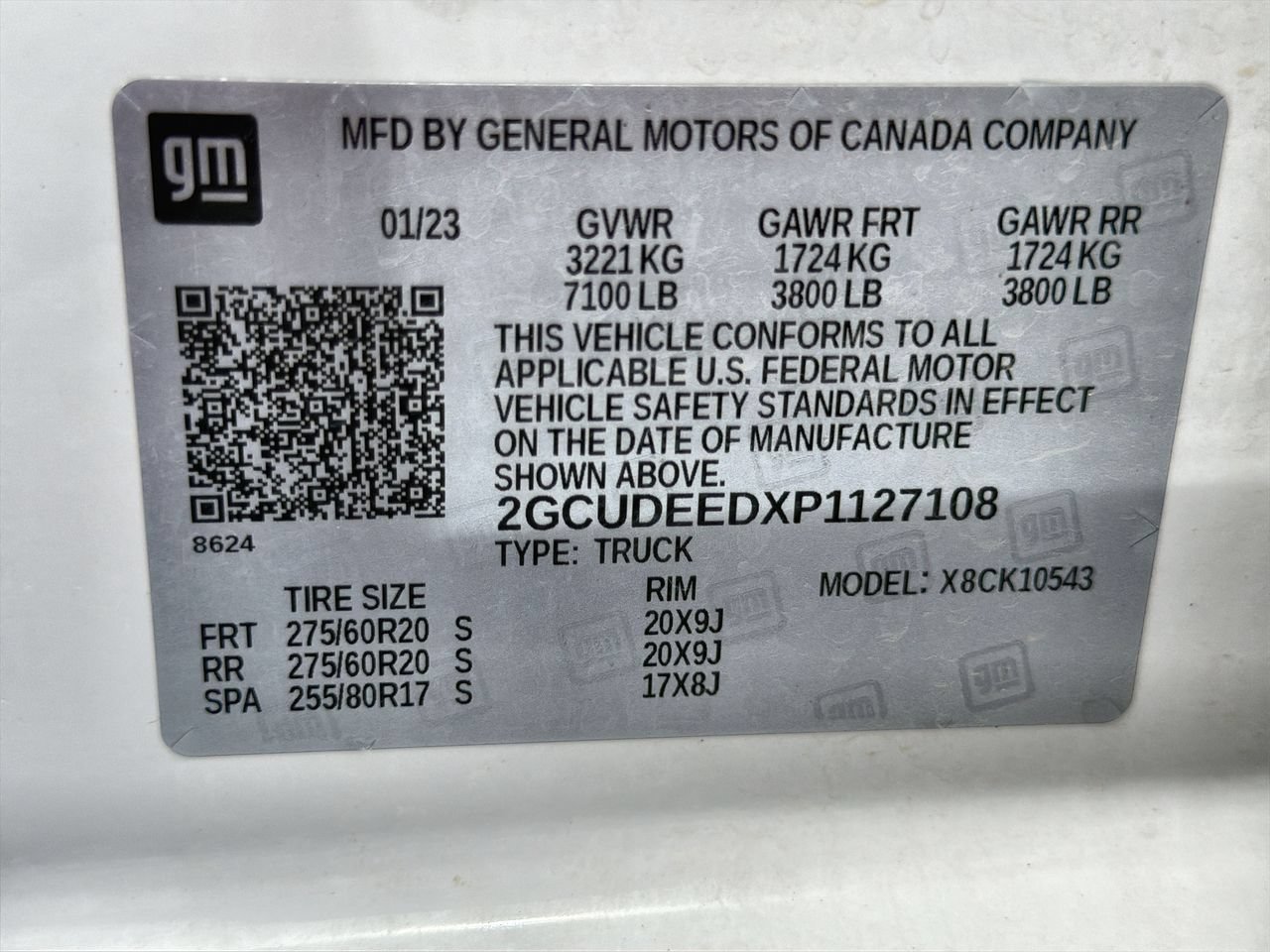 Used 2023 Summit White Chevrolet RST image 29