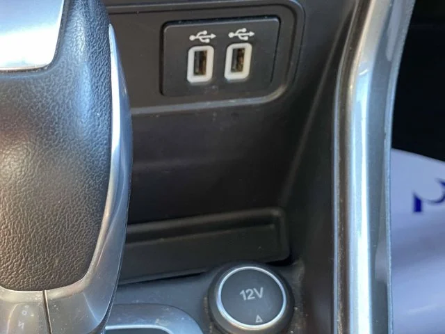 Used 2018 Blue Ford SE image 18